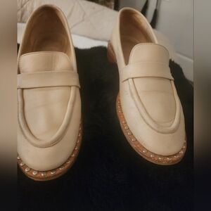 Stuart Weisman Cream Leather Loafers with Studded Sole Size 8